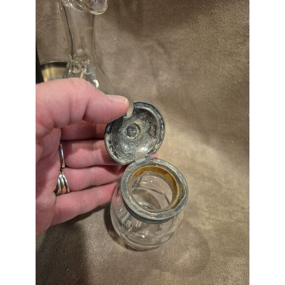 Antique Middletown Quadruple Silverplate Embossed Cruet Condiment Server FLAW - Picture 8 of 16